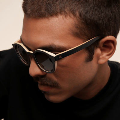 Peneda-Geres Black - round sunglasses sustainable black and light brown bamboo, grey polarized lenses - male model