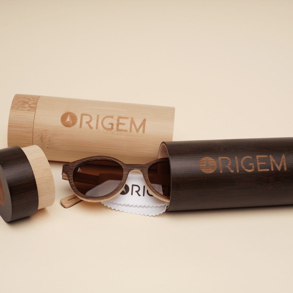 Peneda-Geres Brown - round sunglasses sustainable brown and light brown bamboo, brown polarized lenses - close up
