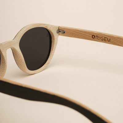 Peneda-Geres Black - round sunglasses sustainable black and light brown bamboo, grey polarized lenses - close up
